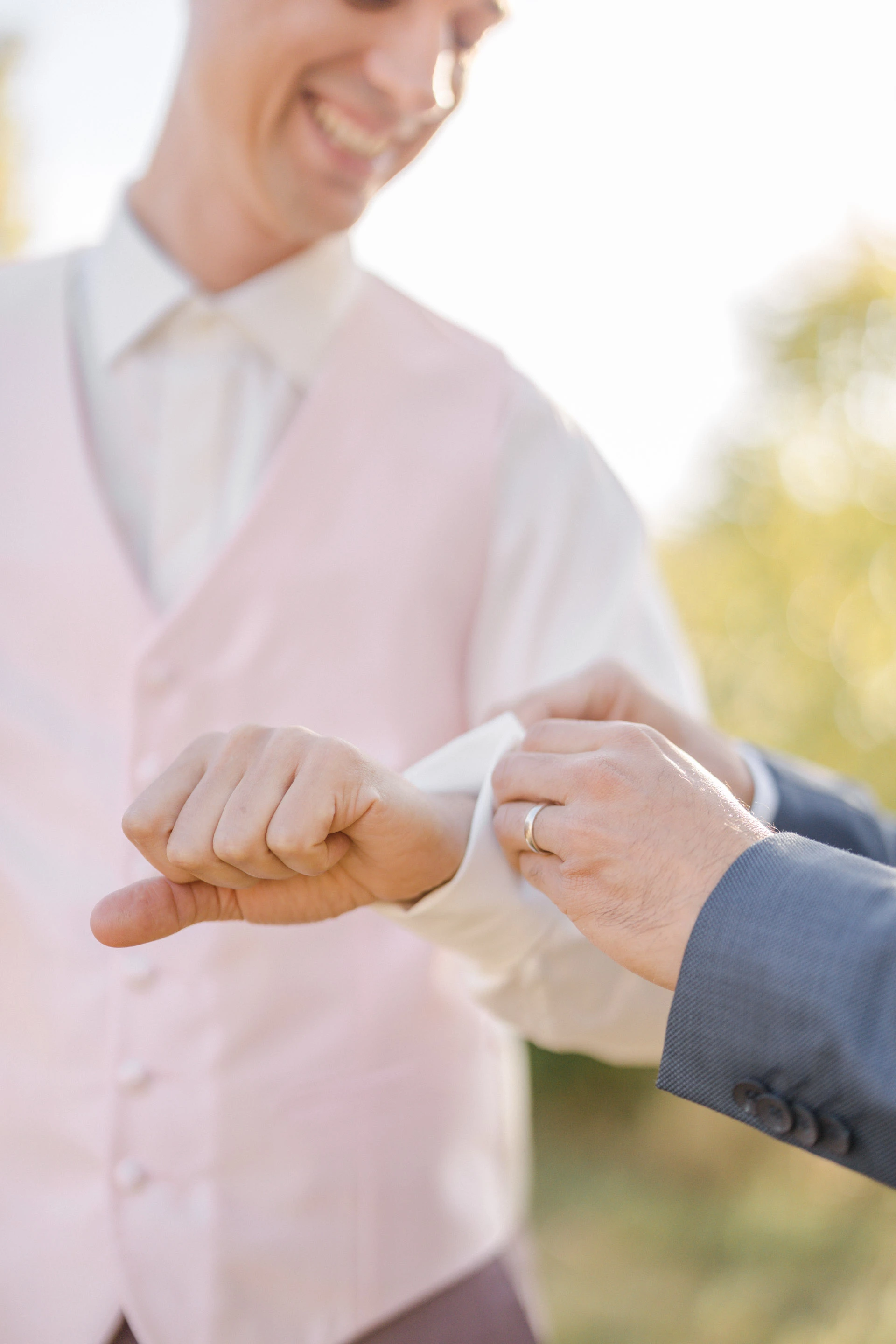 collier rose bonheur bouton gris